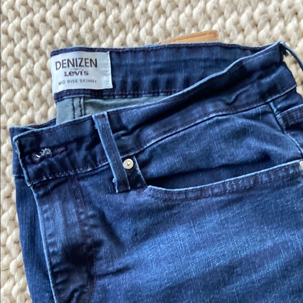 Denizen from Levi's Blue Jeggings with Faded Look